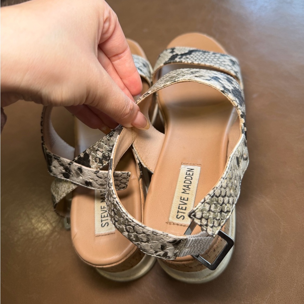 Platform sandal - Picture 5 of 5